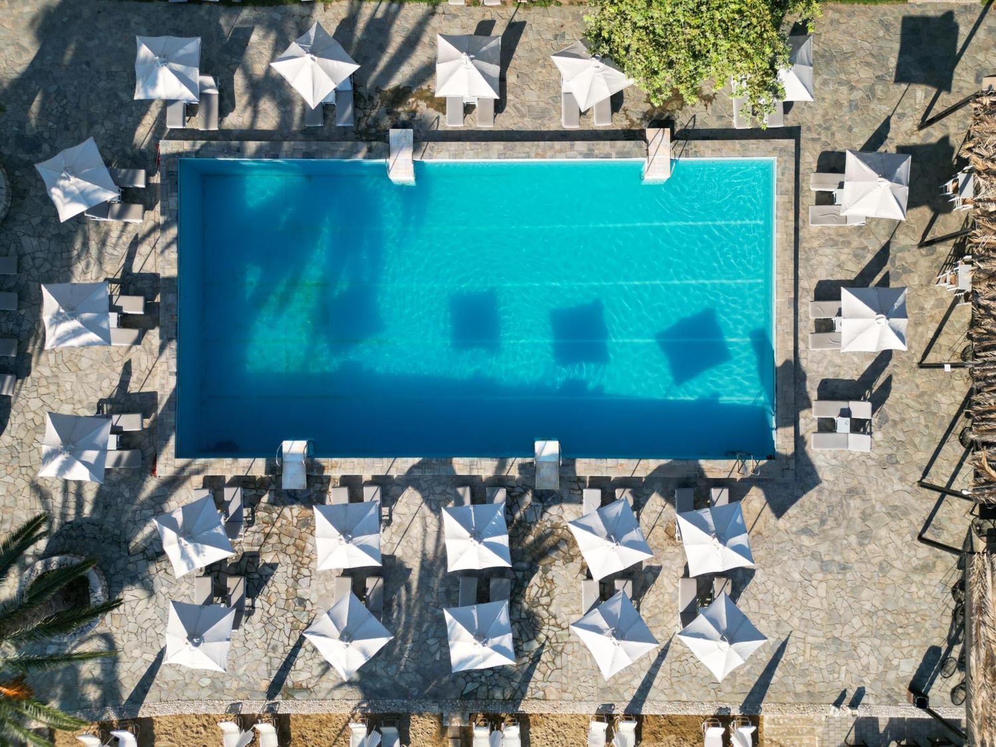 Long Beach Hotel & Resort 론고스 외부 사진