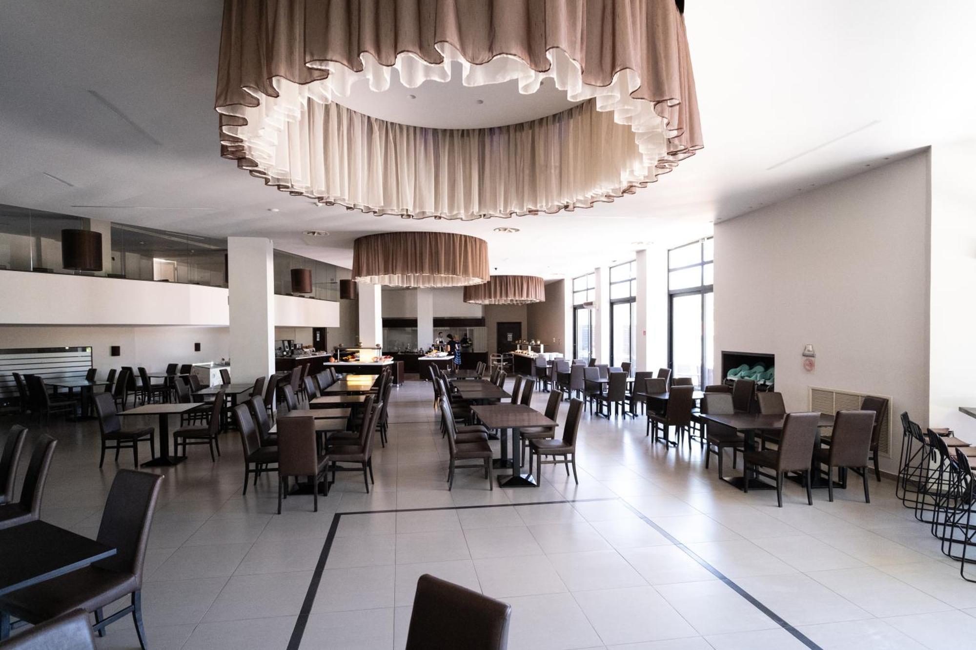 Long Beach Hotel & Resort 론고스 외부 사진