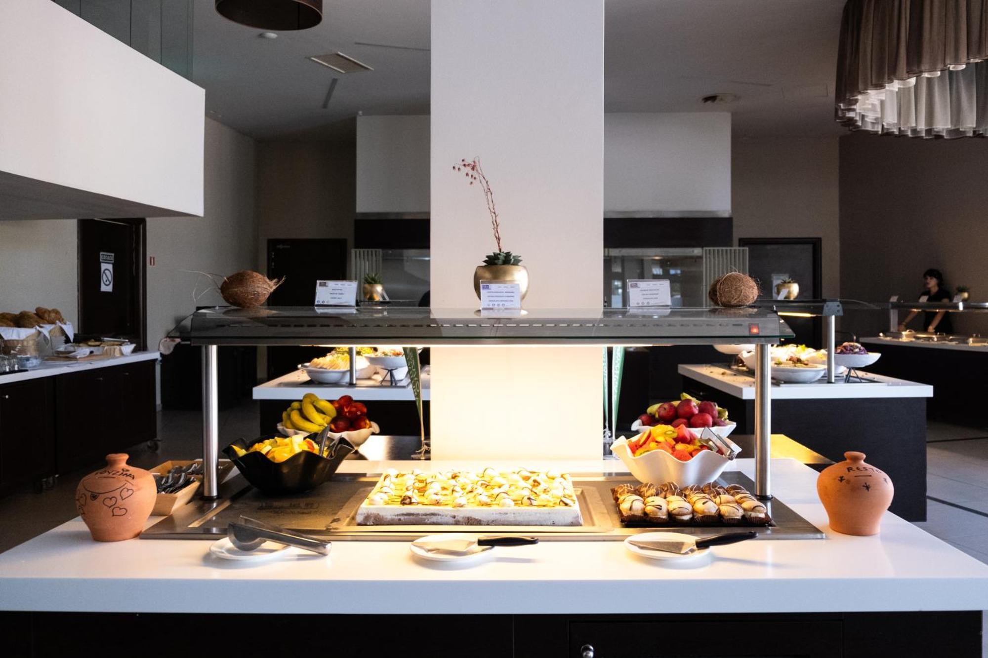 Long Beach Hotel & Resort 론고스 외부 사진